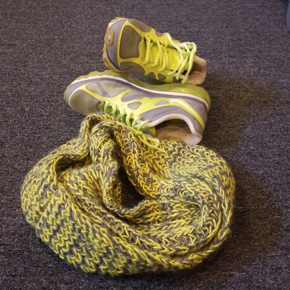 Air Max Nike w/ Infinity Scarf. - Picture 6 of 6